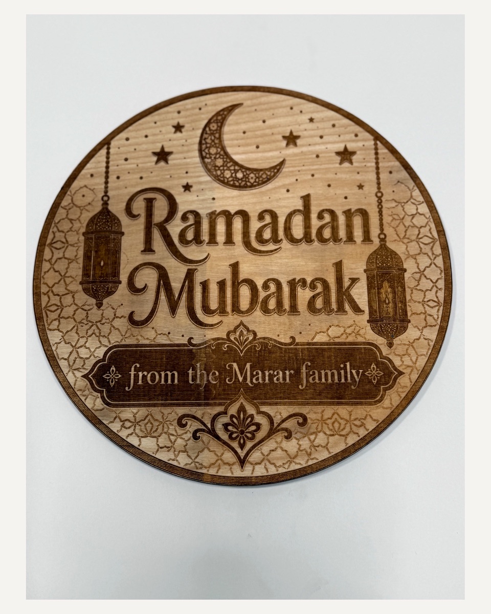 Front view of the personalized circular Ramadan sign.